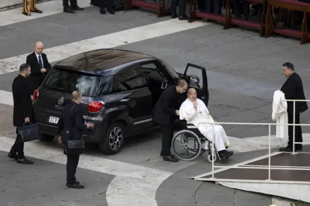 Pope Francis hospitalised in Rome with bronchitis, Vatican says