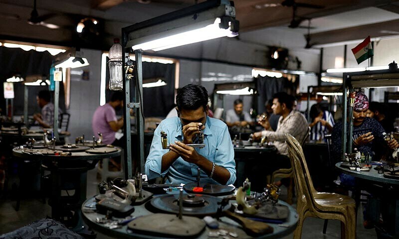 India sees no hit to projected growth from US tariffs; economists remain sceptical