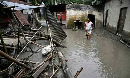 Nearly 100 killed after heavy rain in India and Nepal