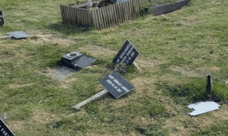 UK police launch probe after 85 Muslim graves desecrated