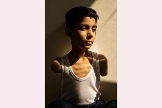 Portrait of amputee Palestinian boy from Gaza wins World Press Photo award