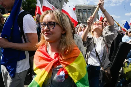 High stakes as Poland heads to round two of presidential election
