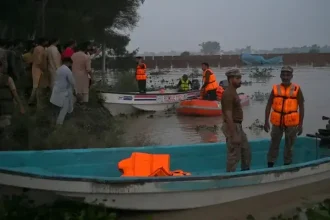 2 soldiers lay down their lives; 28,000 rescued
