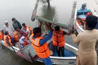 Multan city at risk as floodwaters enter its tehsil