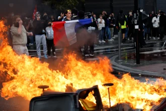 France’s streets ablaze as antigovernment protests disrupt daily life
