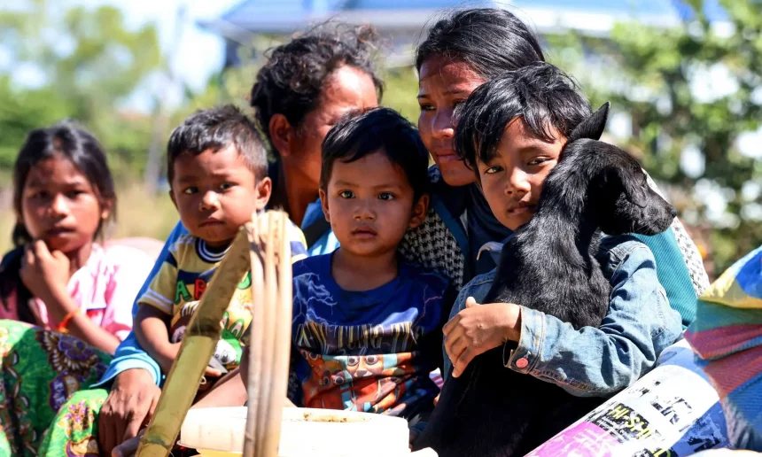 Thailand works to repatriate thousands stranded at Cambodia border crossing