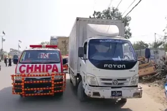 Female biker killed after being hit by trailer in Karachi’s Landhi; driver flees